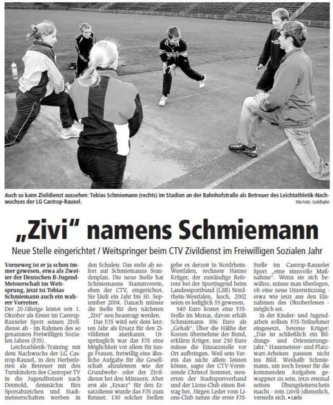 Auch so kann Zivildienst aussehen: Tobias Schmiemann (rechts) im Stadion an der Bahnhofstraße als Betreuer des Leichtathletik-Nachwuchses der LG Castrop-Rauxel. RN-Foto: Goldhahn